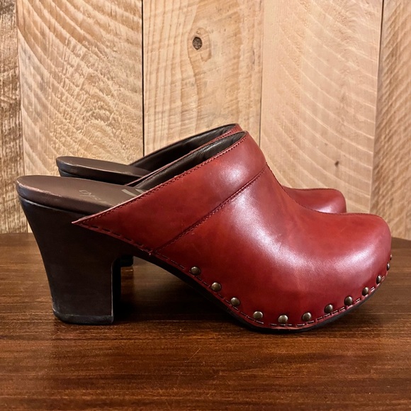 Dansko Red Leather Studded Heeled Clogs. Size 41 - Picture 1 of 11